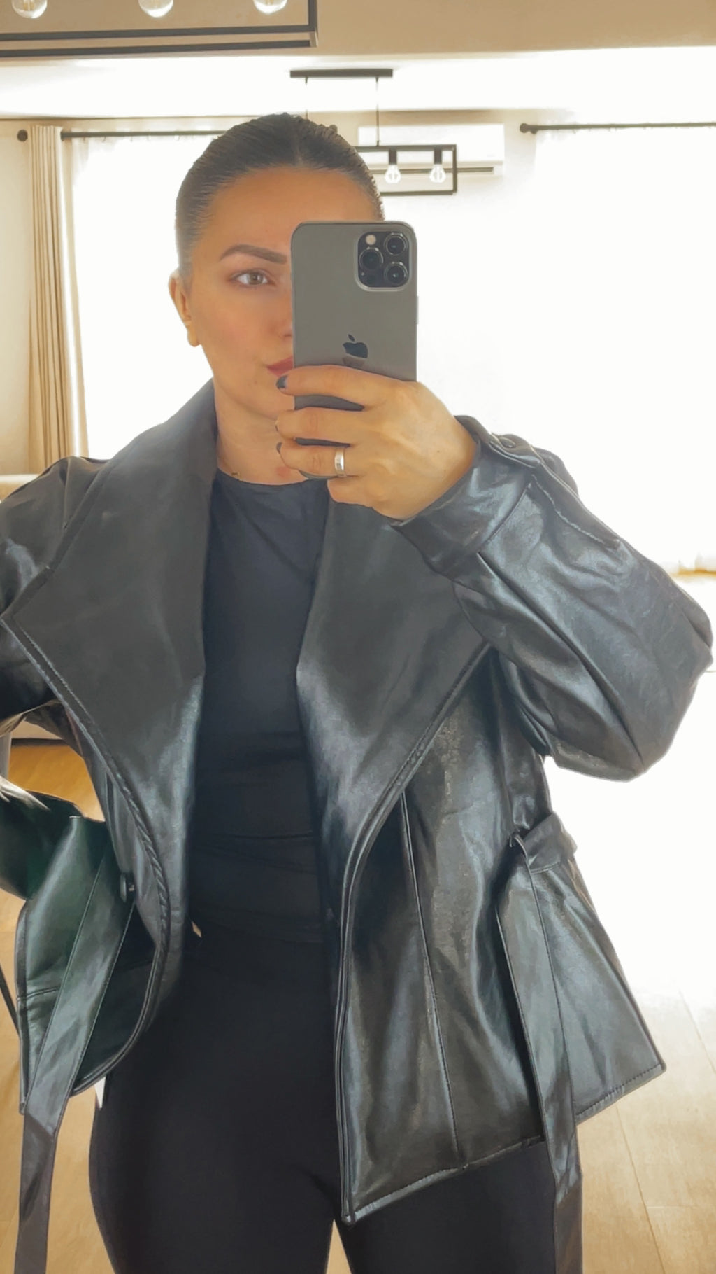 Veste ceinturée en simili cuir – Taille unique