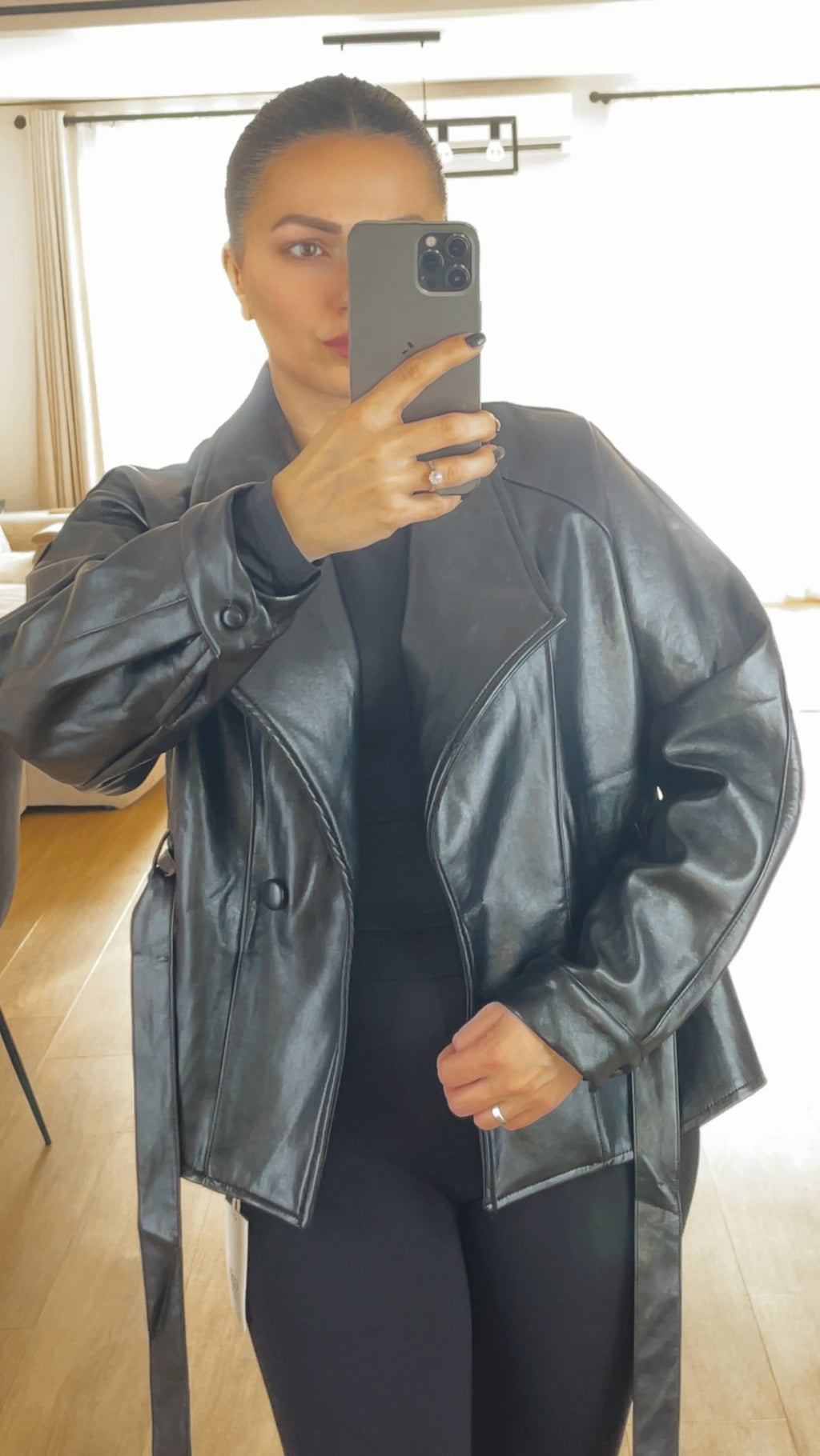 Veste ceinturée en simili cuir – Taille unique