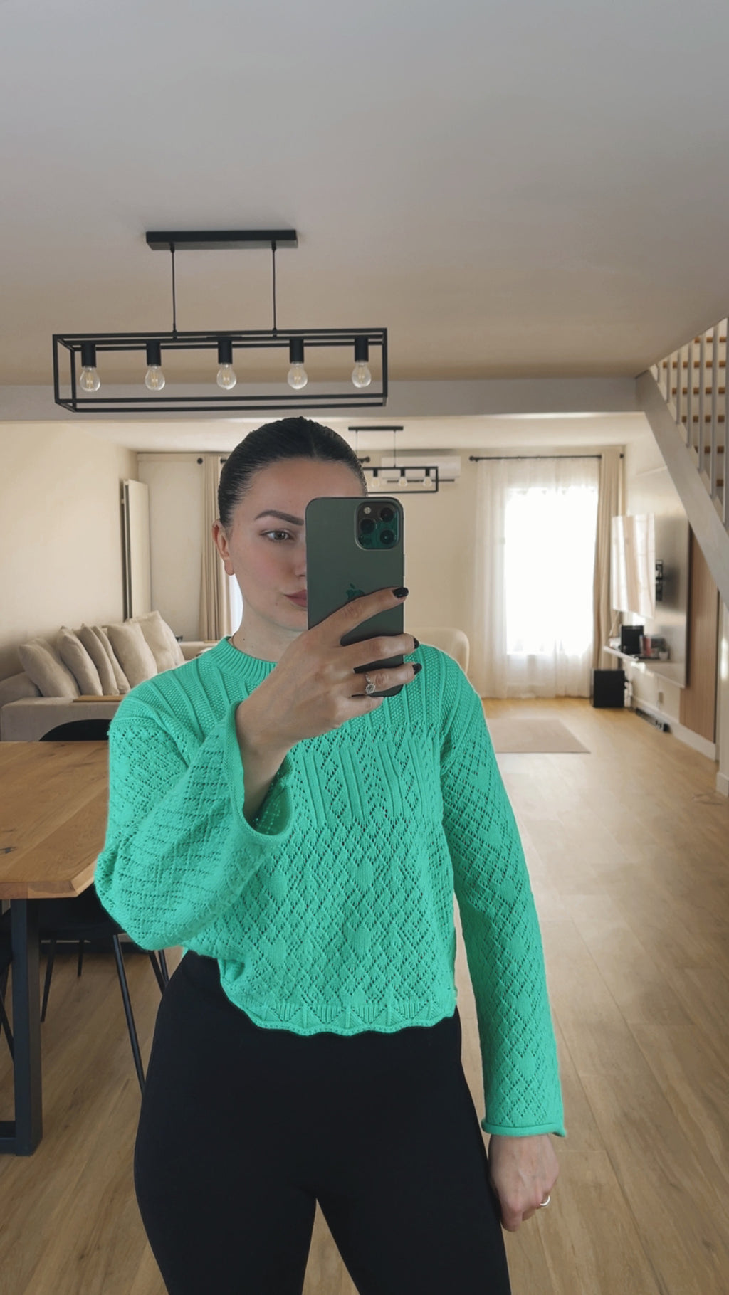 Pull ajouré en maille fine