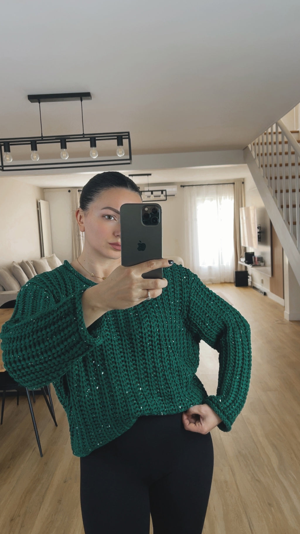 Pull en maille texturée vert avec sequins brillants