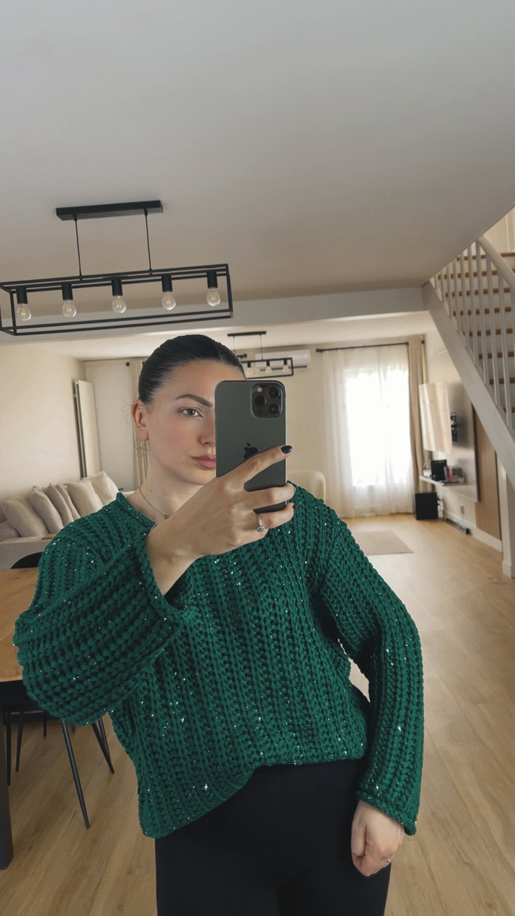 Pull en maille texturée vert avec sequins brillants